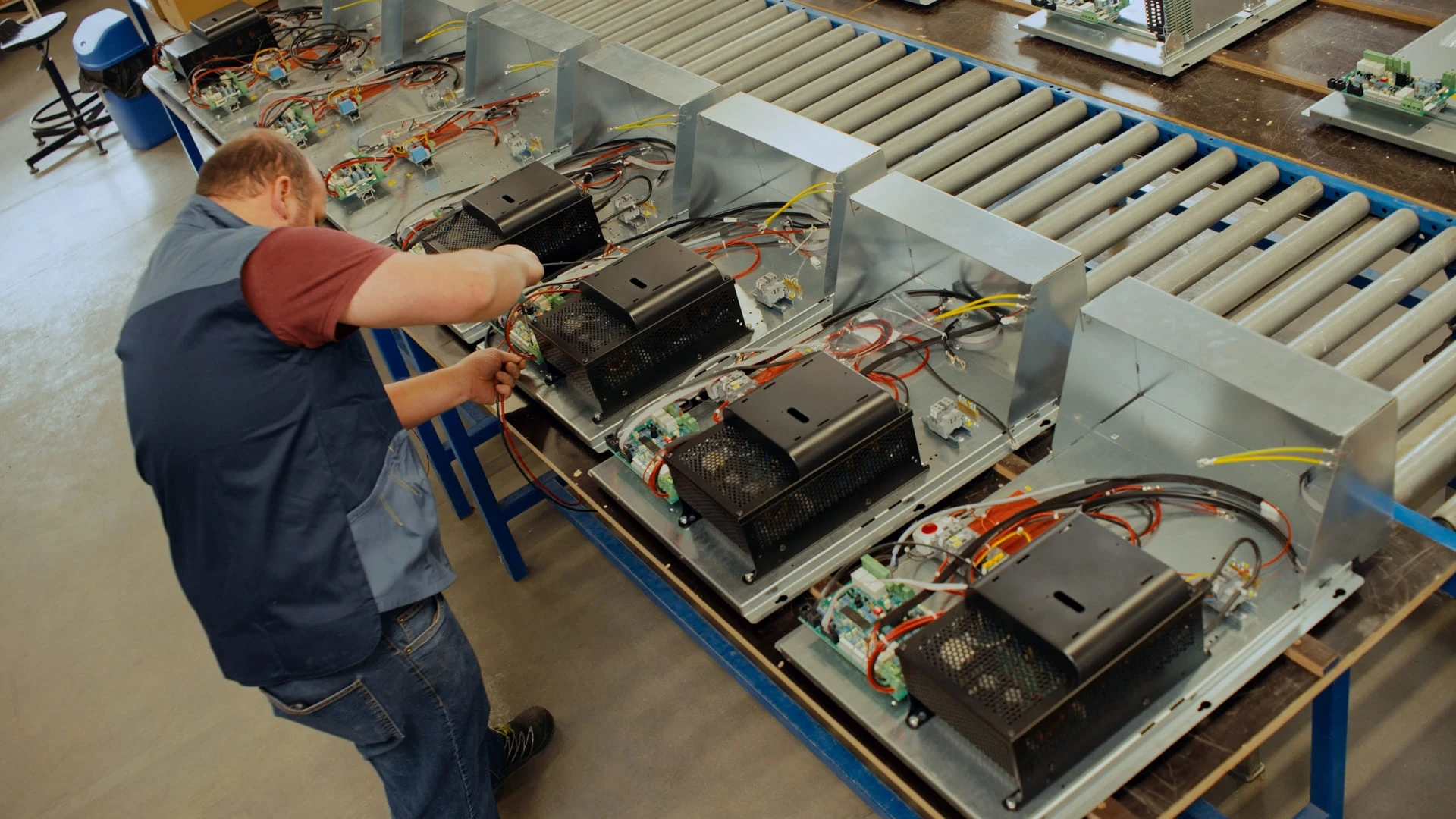 Assemblage de coffrets &eacute;lectriques en s&eacute;rie