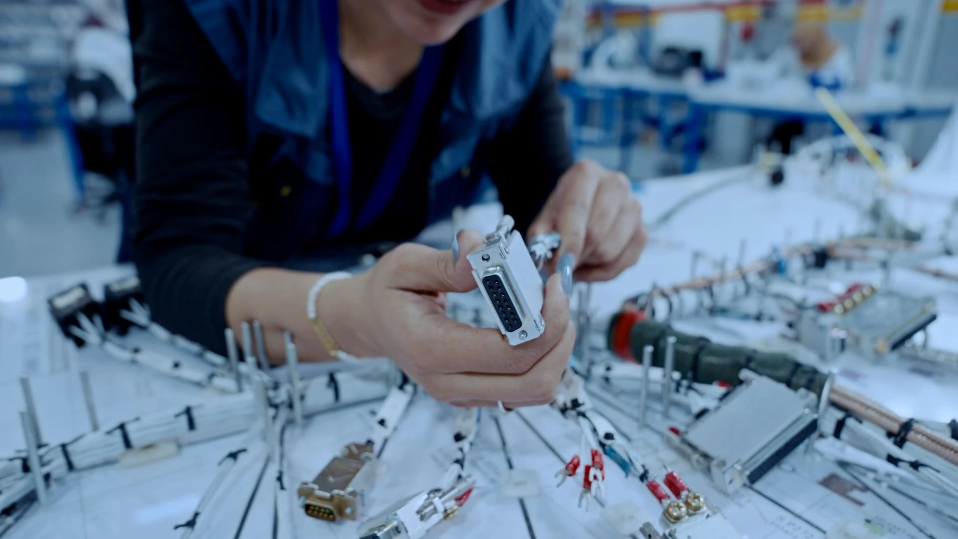 Contr&ocirc;le visuel harnais a&eacute;ronautique